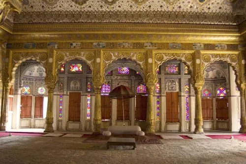 Tu oddychovali maharádžovia...  (Pevnosť Meherangarh, Jodhpur )