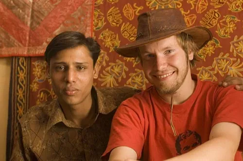 Náš "domáci" Deepak a Polko s novým klobúkom (Jaisalmer)