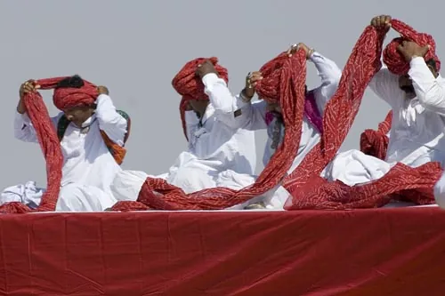 Súťaž vo viazaní turbanov (Jaisalmer)
