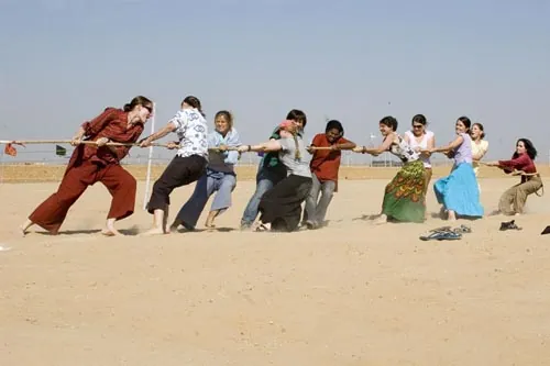 Preťahovanie lanom - India vs. zahraničie, kategória ženy (Jaisalmer)