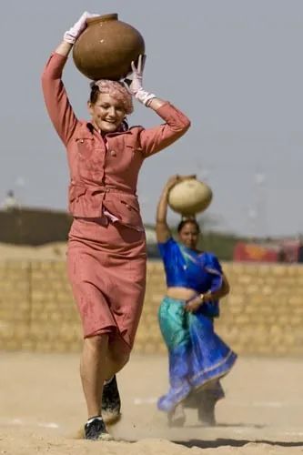 Súťaž v behu s krčahom na hlave (Jaisalmer)