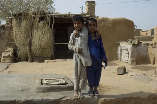 Detičky farmárov v muslimskej dedinke (Jaisalmer)