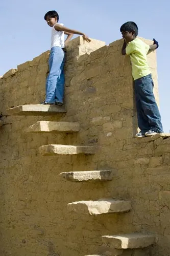 Turisti v prázdnej dedine  (Jaisalmer)