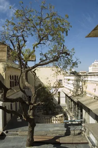 Nádvorie paláca Bagore-ki-haveli (Udaipur)
