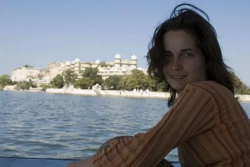 Stanka na loďke počas plavby po jazere Pichola  (Udaipur)