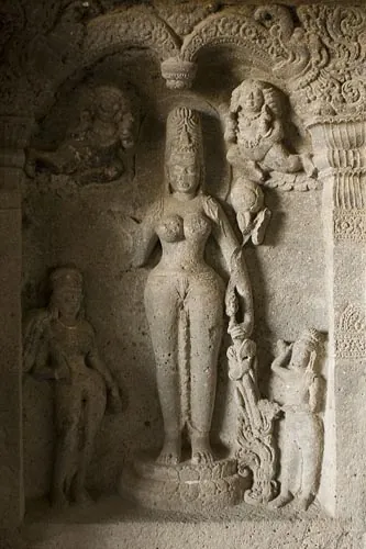 Sochy v hinduistických jaskyniach (Ellora)