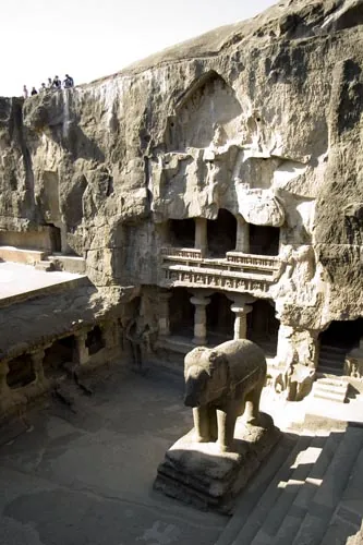 Všetko z jednej skaly...  (Ellora)