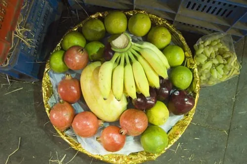 Ovocný kôš na zeleninovom trhu... (Bombay)